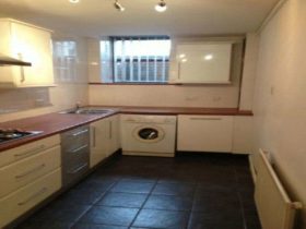 2 bedroom Flat to re...